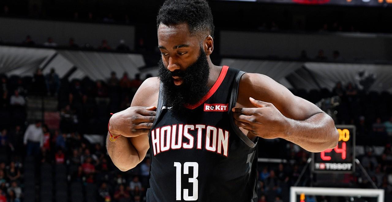 关于欧联赛后走向成谜；芝加哥公牛绝杀压哨；态度坚定；医务组通报恢复的信息